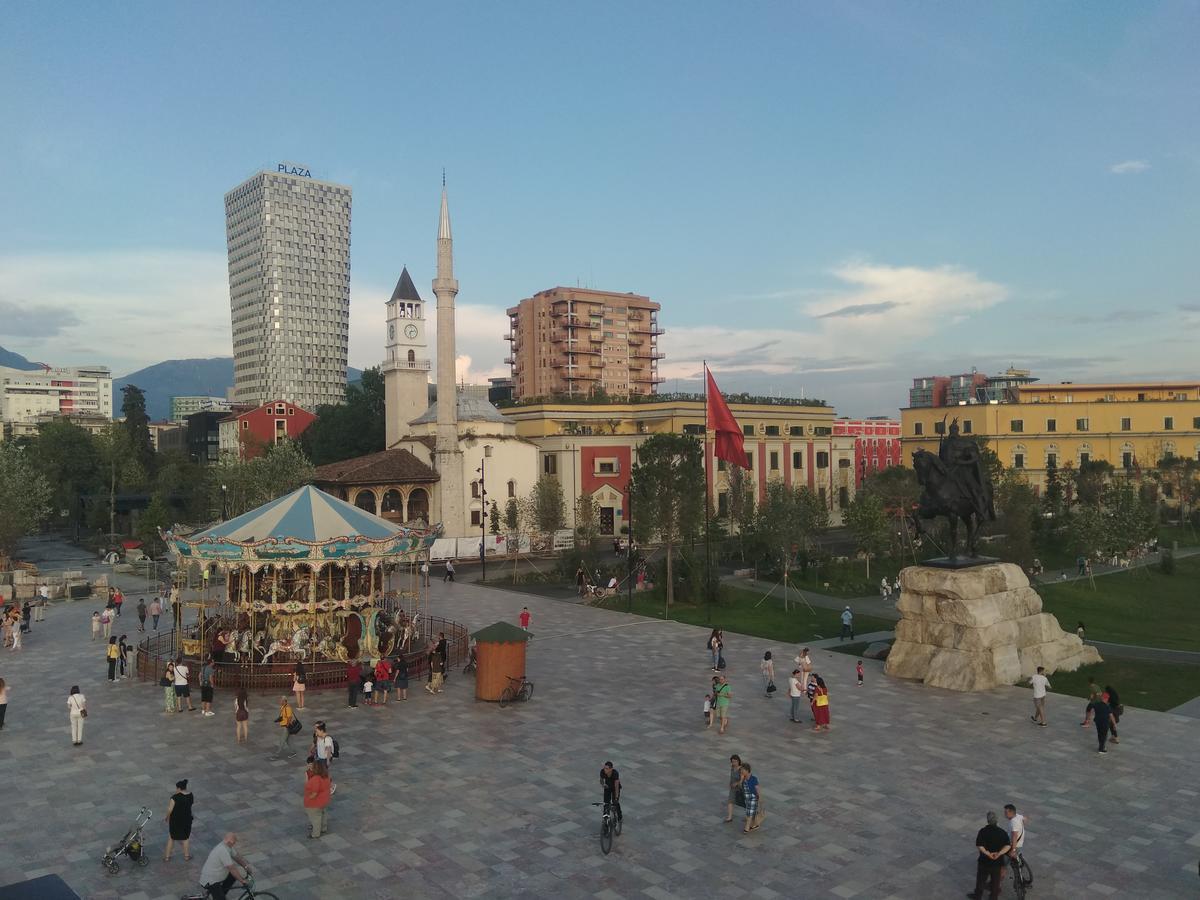 Апартаменты Tirana City Center Экстерьер фото